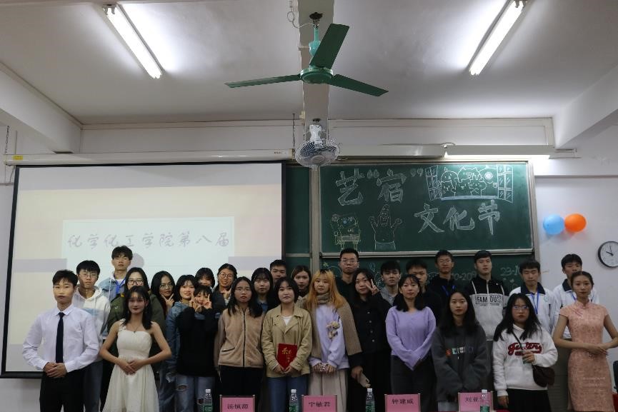 有缘同聚仲园 共创温馨之家——新浦京8883官网登录页面第八届艺宿文化节圆满结束