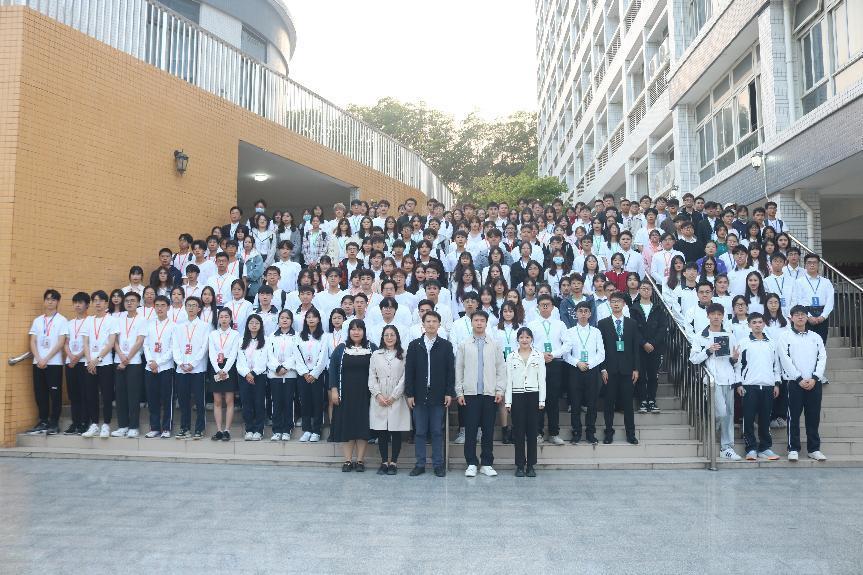 新浦京8883官网登录页面举行学生干部受聘大会暨征兵与国防事务部成立仪式