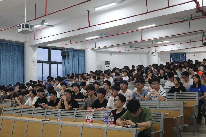 新浦京8883官网登录页面召开2020级期末动员大会