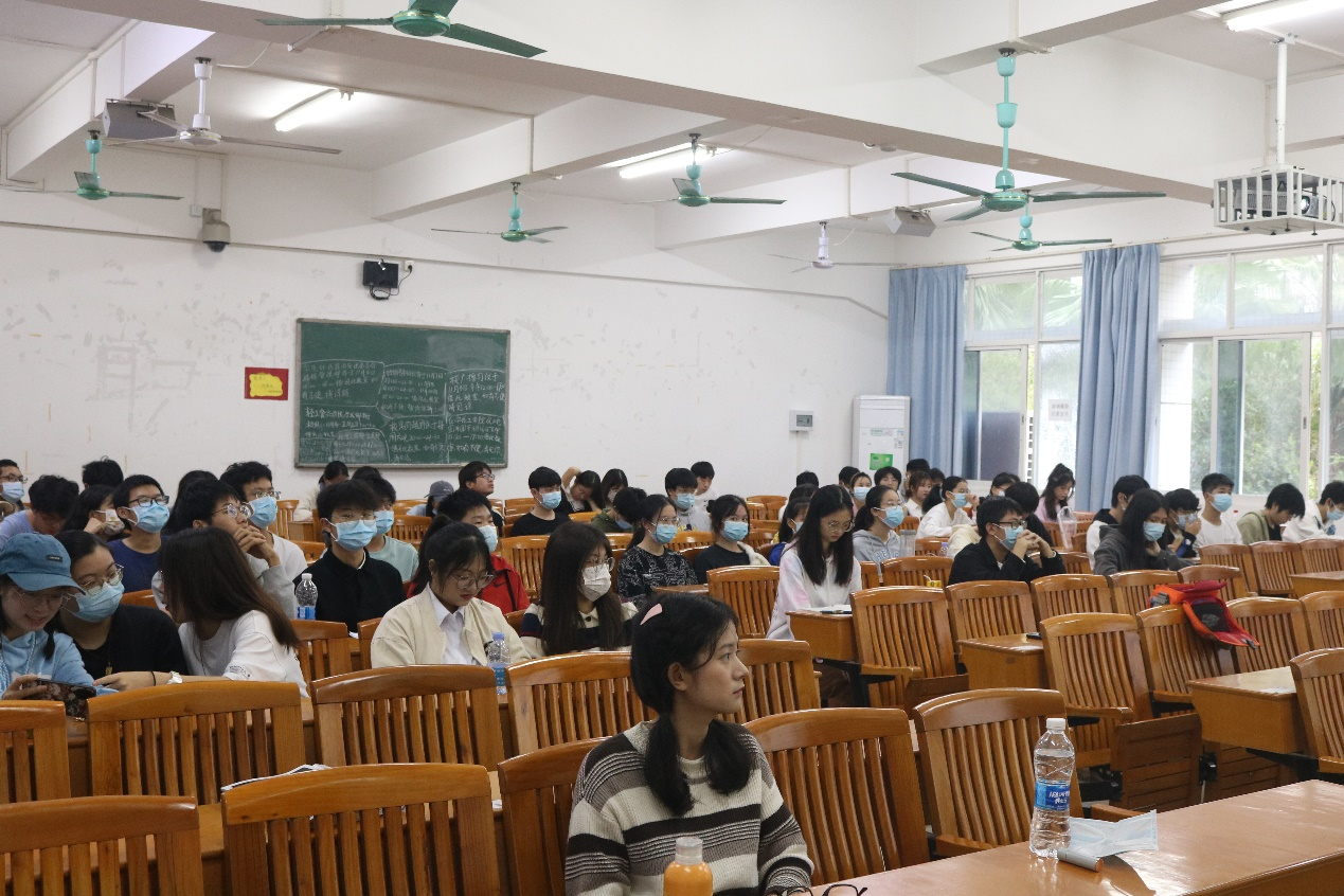 讲好专业故事 彰显化工魅力——新浦京8883官网登录页面“及地”宣讲团为新生进行专业宣讲