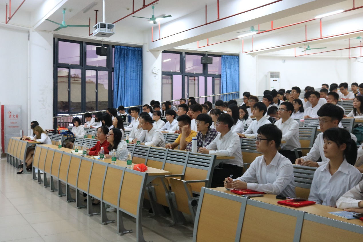  安全记在心 平安走天下——新浦京8883官网登录页面安全教育会圆满结束