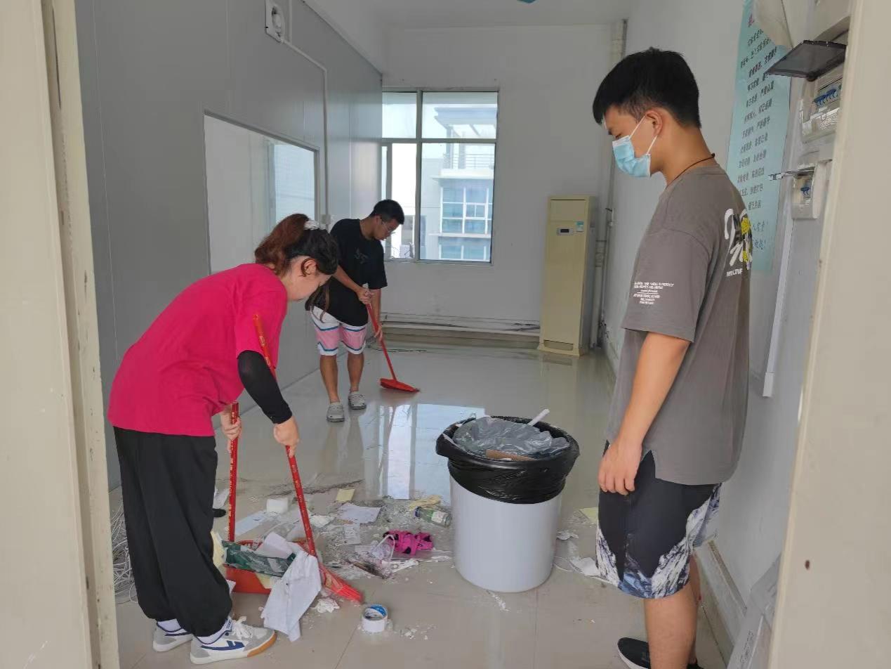 新浦京8883官网登录页面学生党支部开展“礼赞劳动美，筑梦新征程”劳动教育主题党日活动