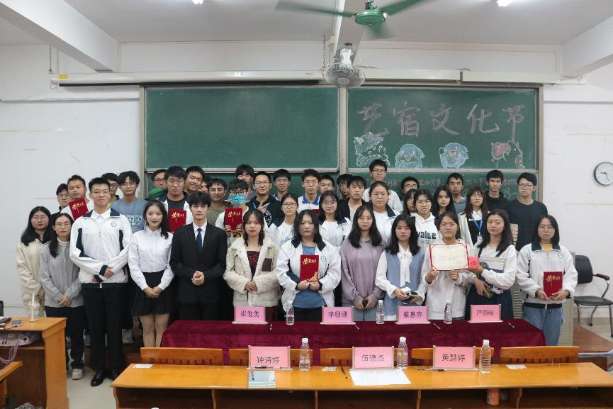 仲园情怀百年盛 最是动人同窗情——新浦京8883官网登录页面举办第九届艺宿文化节
