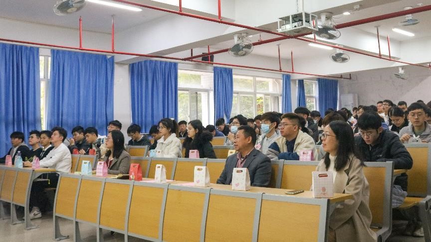 “研”途花开 笃行致远——新浦京8883官网登录页面召开2018级考研考前动员会