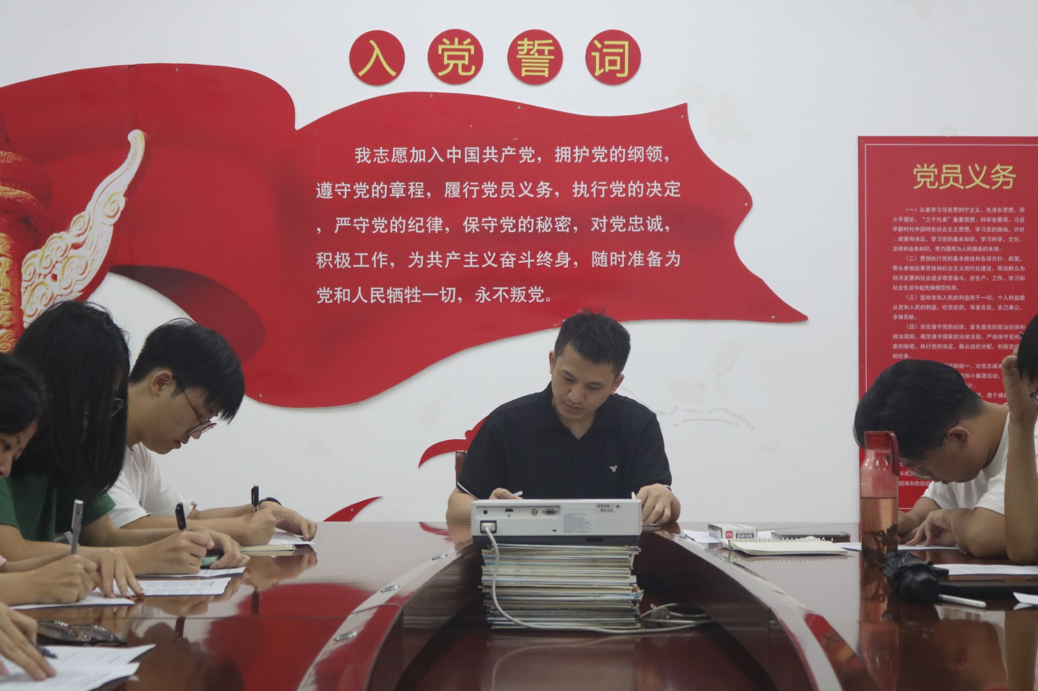 新浦京8883官网登录页面召开学风建设主题调研座谈会