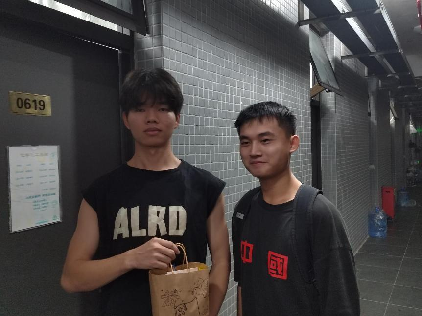 学院开展为军事教导大队成员送温暖活动