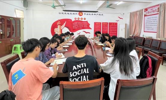 推陈出新 共筑化工——新浦京8883官网登录页面召开三月份学生干部例会